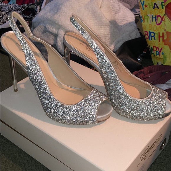 Vince Camuto shoes - Picture 2 of 5